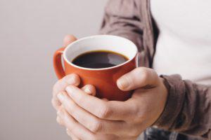 カフェイン中毒の症状や摂取量は人により異なる
