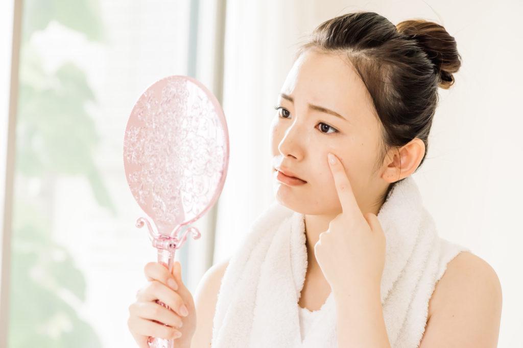 顔のむくみの原因6つとは 前日から予防を 危険な病気の可能性も 病気スコープ